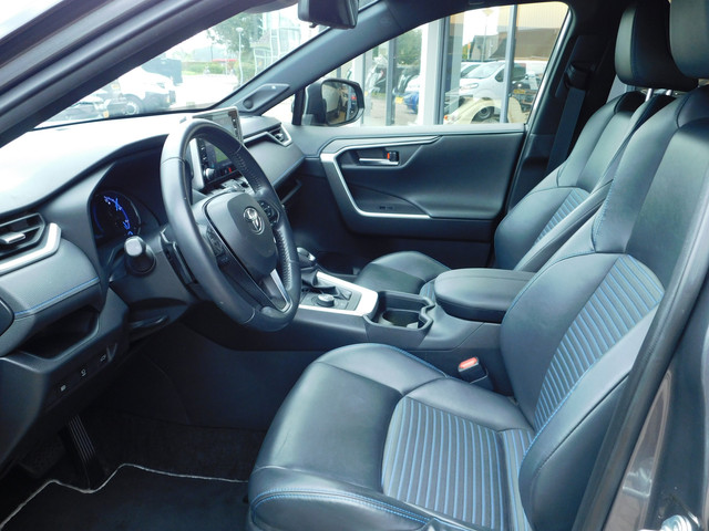 Foto 9 van Toyota RAV4 2.5 Hybrid AWD Bi-Tone | Trekhaak | Innovation Pack