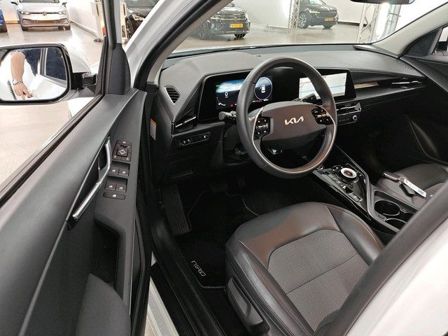 Foto 8 van Kia Niro EV DynamicLine 64.8 kWh NL-AUTO | NAVI | CAMERA | 1/2 LEDER