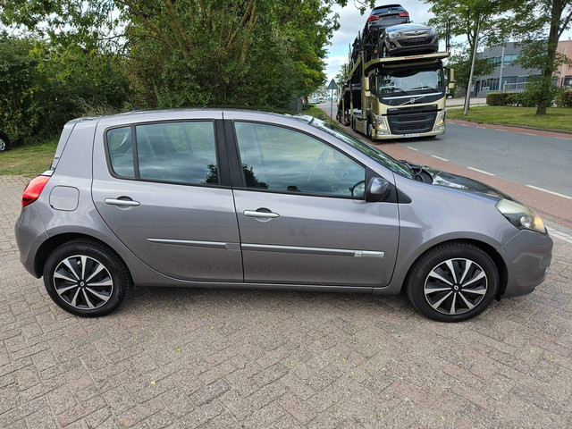 Foto 5 van Renault Clio 1.5 dCi Collection apk 13-09-2027