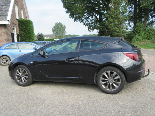 Foto 6 van Opel Astra GTC 1.4 Turbo Design Edition