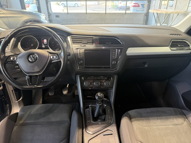 Foto 4 van Volkswagen Tiguan 1.4 TSI Connected Series Pano|Navi|Trekhaak