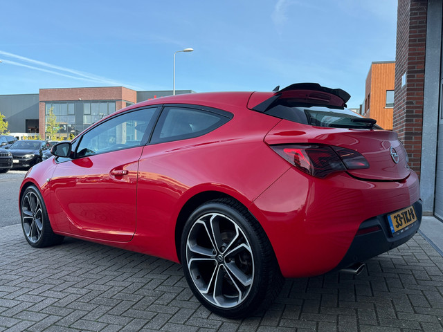 Foto 4 van Opel Astra GTC 1.4 Turbo Sport! Airco! Cruise! Carplay!