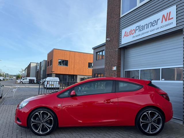 Foto 3 van Opel Astra GTC 1.4 Turbo Sport! Airco! Cruise! Carplay!