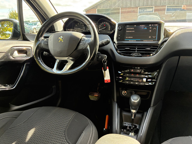 Foto 5 van Peugeot 208 1.2 PureTech Allure | Automaat + Cruise + Camera Nu € 7.975,-!!!