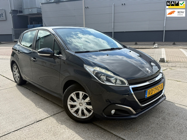 Foto 10 van Peugeot 208 1.2 PureTech Blue Lion Scherm AIRCO APK 2027 5DR