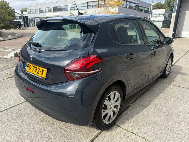 Foto 8 van Peugeot 208 1.2 PureTech Blue Lion Scherm AIRCO APK 2027 5DR