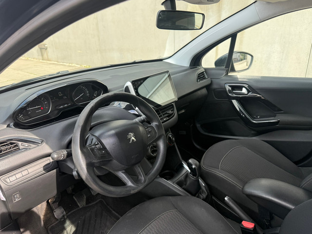 Foto 2 van Peugeot 208 1.2 PureTech Blue Lion Scherm AIRCO APK 2027 5DR