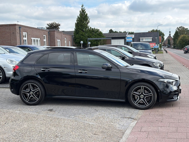 Foto 5 van Mercedes-Benz A-klasse 250 e AMG Line panorama dak! Nieuwstaat!