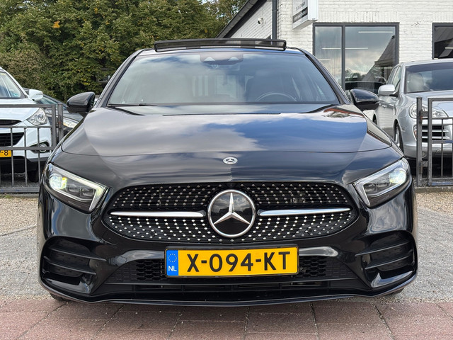 Foto 3 van Mercedes-Benz A-klasse 250 e AMG Line panorama dak! Nieuwstaat!