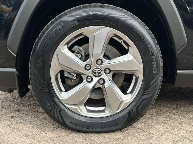 Foto 3 van Toyota RAV4 2.5 Hybrid Dynamic | Carplay | Stoel- + stuurverwarming | Parkeersensoren | 18 inch LM-v