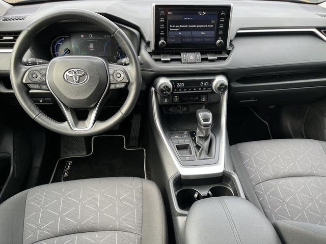 Foto 2 van Toyota RAV4 2.5 Hybrid Dynamic | Carplay | Stoel- + stuurverwarming | Parkeersensoren | 18 inch LM-v