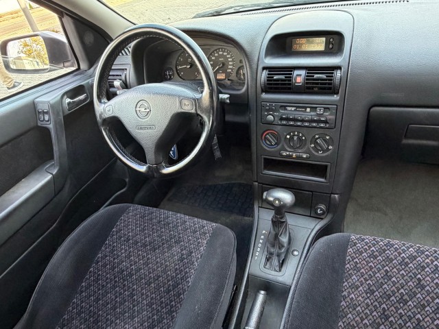 Foto 4 van OPEL ASTRA 1.6 Pearl AUTOMAAT 3DRS RIJDT GOED NAP APK 7-2027