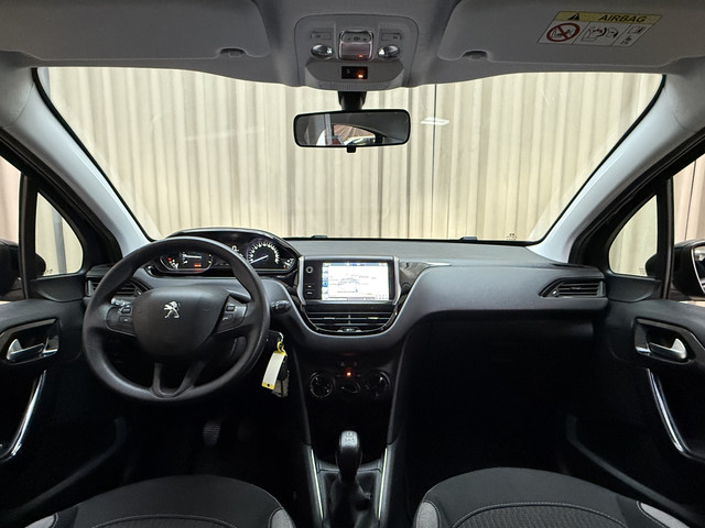 Foto 3 van Peugeot 208 1.2 PureTech Blue Lion Org.NL! / 82PK / Carplay / DAB / Navigatie / Cruise / Airco / PDC