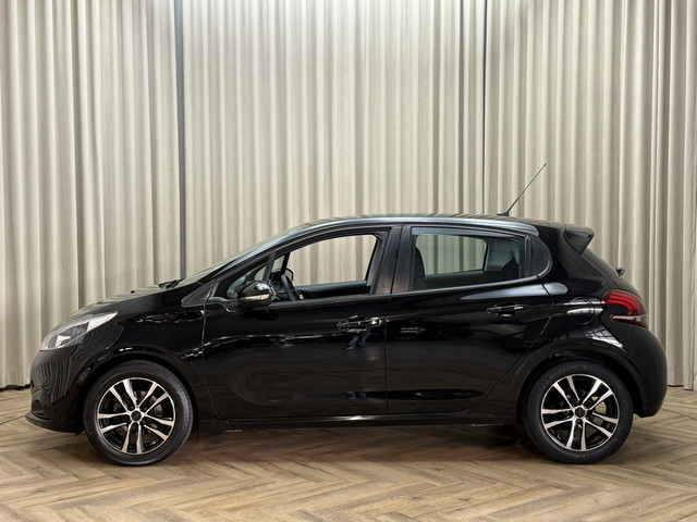 Foto 5 van Peugeot 208 1.2 PureTech Blue Lion Org.NL! / 82PK / Carplay / DAB / Navigatie / Cruise / Airco / PDC