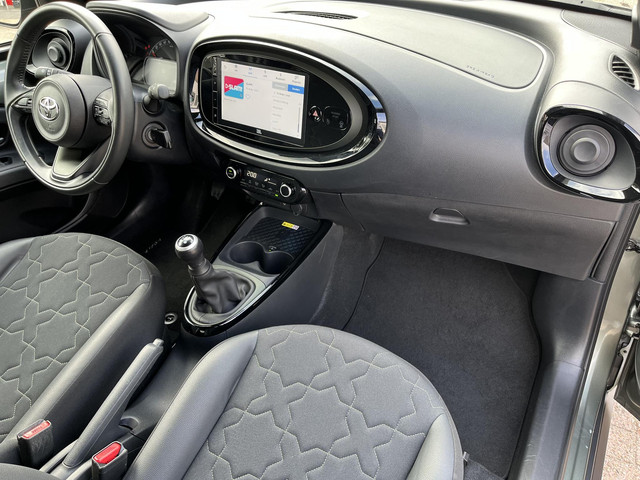 Foto 2 van Toyota Aygo X 1.0 VVT-i MT Envy | JBL audio | LED koplampen | Carplay | Parkeercamera | 18 inch LM-v