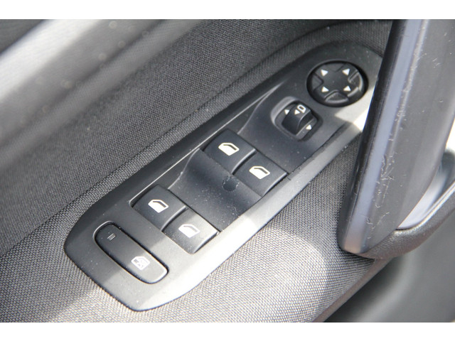 Foto 5 van Peugeot 308 SW 1.6 BlueHDI Blue Lease Executive Pack | Trekhaak | NAP km-stand
