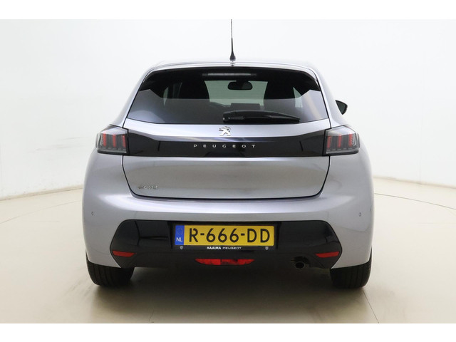 Foto 4 van Peugeot 208 1.2 PureTech Allure | Climate control | Cruise control | Verwarmbare voorstoelen | Apple
