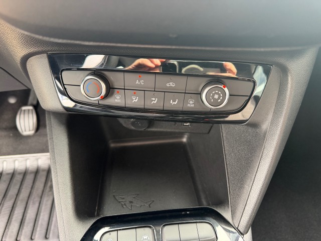 Foto 7 van OPEL CORSA 1.2 EDITION NAVI AIRCO CRUISE CONTROL
