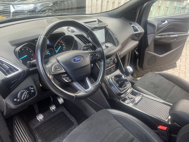 Foto 4 van Ford Kuga 1.5 EcoBoost ST Line Xenon LED 19" (bj 2017)