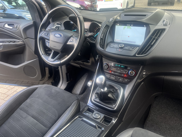 Foto 3 van Ford Kuga 1.5 EcoBoost ST Line Xenon LED 19" (bj 2017)