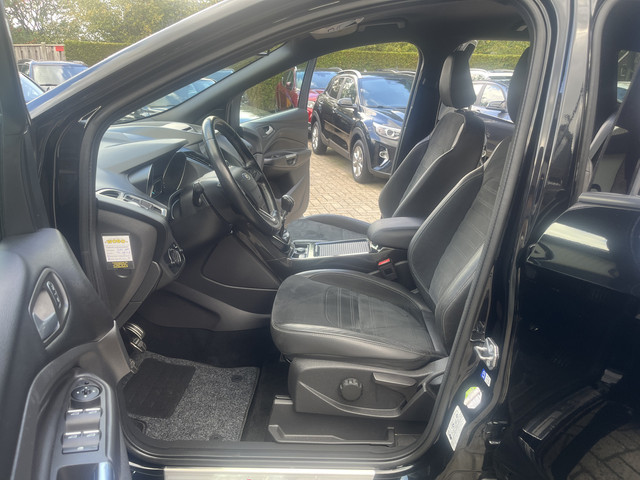 Foto 2 van Ford Kuga 1.5 EcoBoost ST Line Xenon LED 19" (bj 2017)
