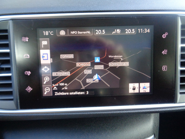 Foto 4 van Peugeot 308 SW 1.2 PureTech Allure 131PK Clima Cruise Navi Pano-Dak LMV Trekhaak NL-Auto 6-BAK