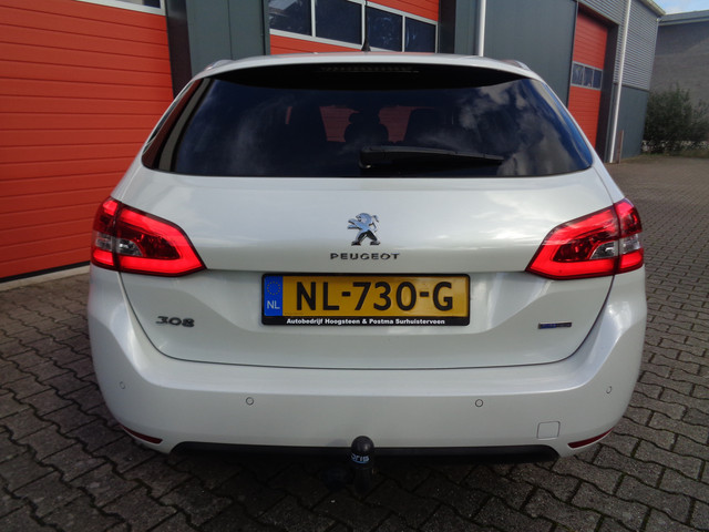 Foto 9 van Peugeot 308 SW 1.2 PureTech Allure 131PK Clima Cruise Navi Pano-Dak LMV Trekhaak NL-Auto 6-BAK