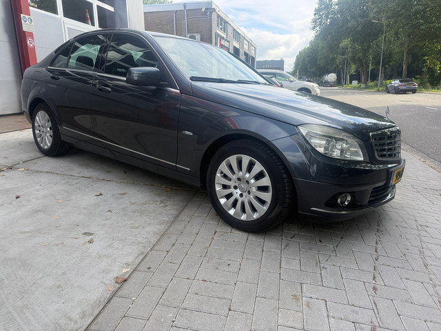 Foto 3 van Mercedes-Benz C-klasse 180 CGI BlueEFFICIENCY Business Edition Elegance