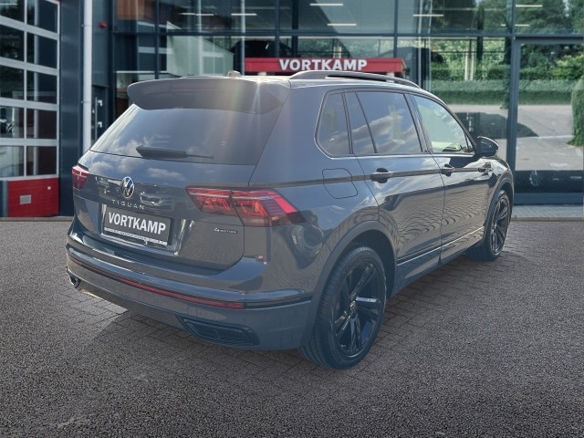 Foto 6 van VOLKSWAGEN TIGUAN 2.0 TDI DSG R-LINE 4MOTION 360CAM/E-KLEP/ACC/STANDKACHEL/IQ/STOELVERW