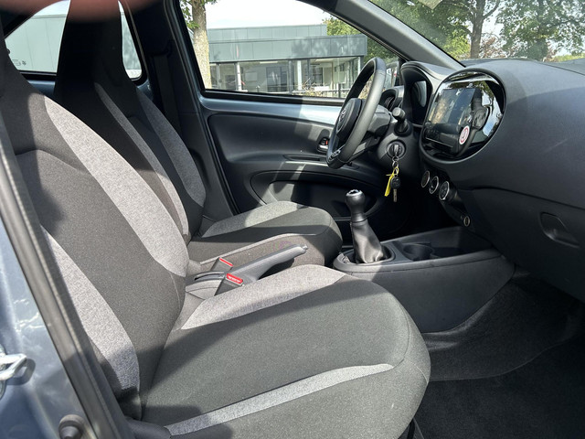 Foto 7 van Toyota Aygo X 1.0 VVT-i MT Play
