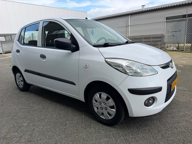 Foto 3 van Hyundai I10 1.1 Active Cool AIRCO. BJ 8-2010. A-K 9-2027