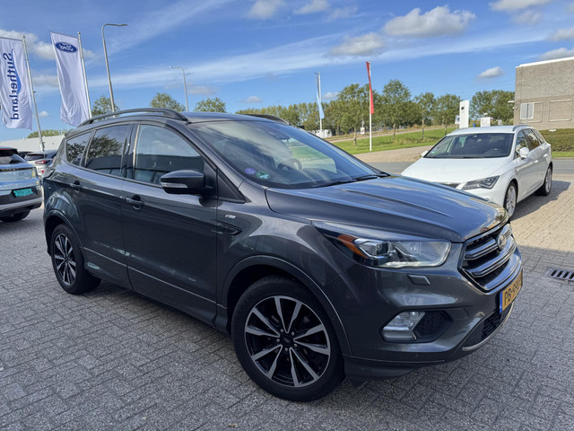 Foto 5 van Ford Kuga 1.5 EcoBoost ST Line 150pk | Adaptieve Cruise | Panorama dak | Winterpack | Trekhaak Afnee