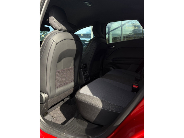 Foto 4 van Renault Captur 1.6 E-Tech full hybrid 145 techno | Stoelverwarming | Stuurwielverwarming