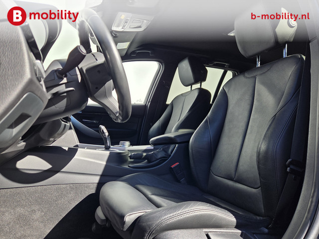 Foto 9 van BMW 3 Serie Touring 318i High Executive M-Sport Apple CarPlay NL Auto! | Achteruitrijcamera | LED |
