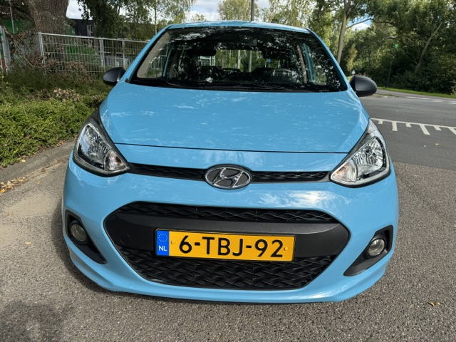 Foto 2 van Hyundai i10 1.0i i-Motion Climate control central Lock !!