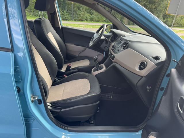 Foto 3 van Hyundai i10 1.0i i-Motion Climate control central Lock !!