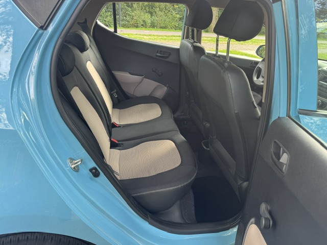 Foto 7 van Hyundai i10 1.0i i-Motion Climate control central Lock !!