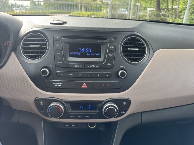 Foto 8 van Hyundai i10 1.0i i-Motion Climate control central Lock !!