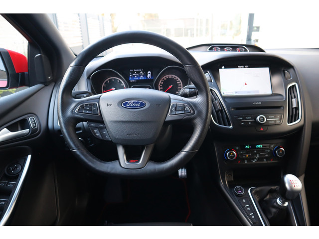 Foto 2 van Ford FOCUS Wagon 2.0 ST Mountune Leder Navigatie Camera Sony  Mountune Tuning