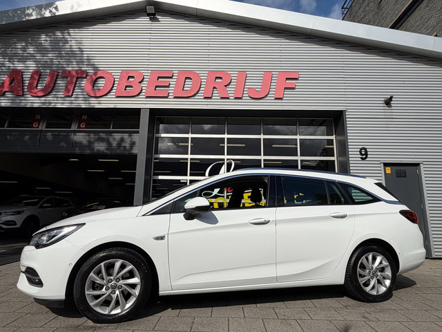Foto 4 van Opel Astra Sports Tourer 1.2 Turbo Elegance - Navigatie I Airco I LED I PDC I Sport velgen I Leer/ A