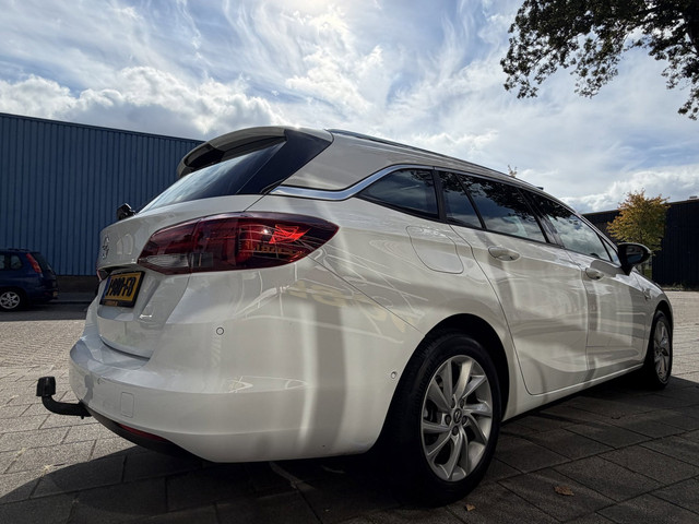 Foto 10 van Opel Astra Sports Tourer 1.2 Turbo Elegance - Navigatie I Airco I LED I PDC I Sport velgen I Leer/ A