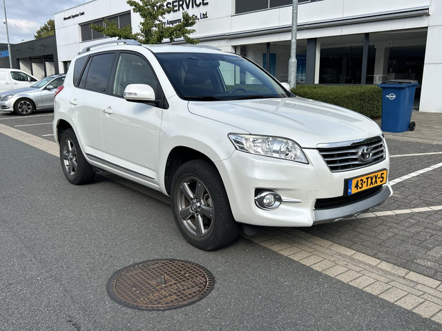 Foto 5 van Toyota RAV4 2.0 VVTi Executive Business