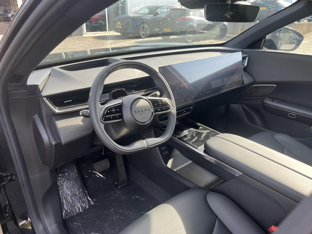 Foto 2 van Mazda CX-6e Takumi 78 kWh | Zwart leder | Diverse modellen uit voorraad leverbaar |