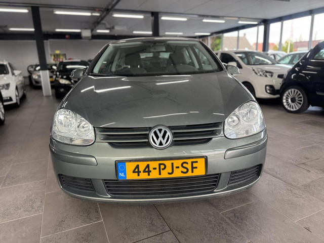 Foto 3 van Volkswagen Golf 1.6 FSI Trendline navigatie lm-velgen elektrische pakket cruise controle