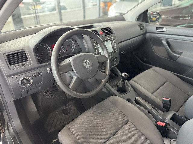 Foto 10 van Volkswagen Golf 1.6 FSI Trendline navigatie lm-velgen elektrische pakket cruise controle