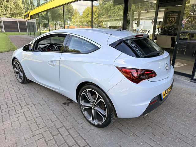 Foto 8 van Opel Astra GTC 1.6 Turbo Sport