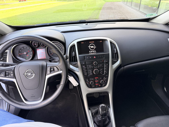 Foto 4 van Opel Astra GTC 1.6 Turbo Sport