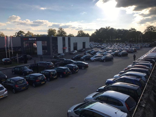 Foto 4 van BMW 3-serie 316i Business Line navi LM airco org NL