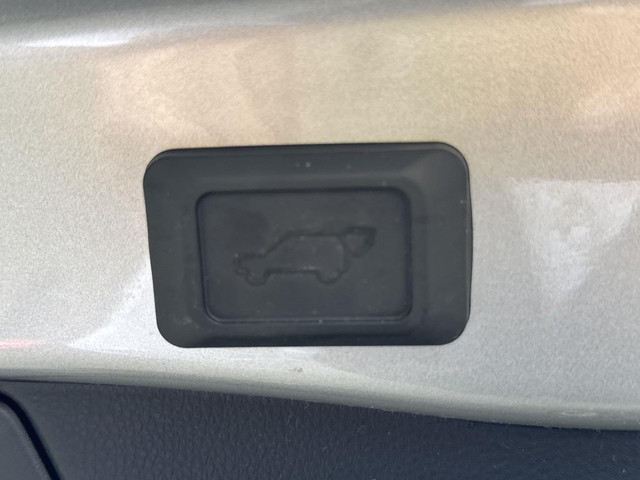 Foto 2 van Toyota RAV4 2.5 Hybrid AWD Executive | Stoel- en stuurverwarming| Elektrische achterklep |