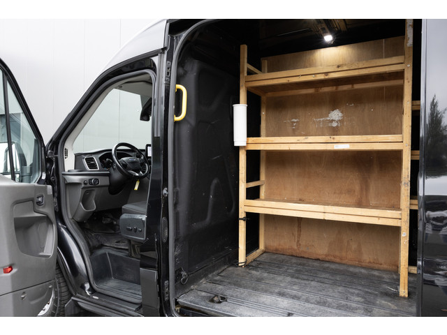 Foto 10 van Ford Transit 350 2.0 | 185 PK | L3H2 Limited | 2X SCHUIFDEUR | TREKHAAK